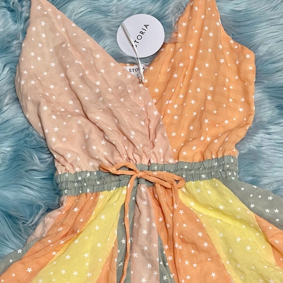 📌 STORIA Sexy Star Print Skort Romper Elasticized Waist Intricate Pleats V-Neck - Picture 6 of 12